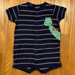 🦖 Carter’s dinosaur one piece - size 6 months